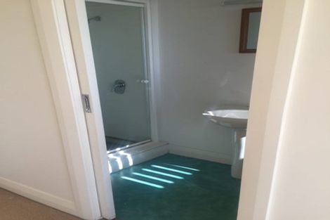 Photo of property in 82 Moana Road, Kelburn, Wellington, 6012