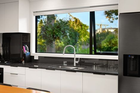 Photo of property in 2b Edgecumbe Street, Whitiora, Hamilton, 3200