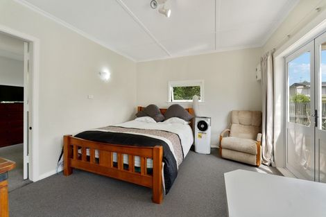 Photo of property in 16 Puriri Road, Waikanae, 5036