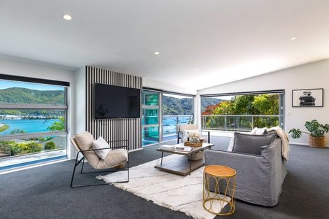 Photo of property in 2 Finlay Grove, Waikawa, Picton, 7220