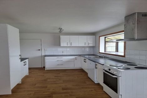 Photo of property in 19 Gossamer Drive, Pakuranga Heights, Auckland, 2010