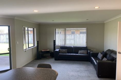 Photo of property in 5 Miers Glade, Rototuna North, Hamilton, 3210