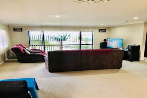 Photo of property in 9 Kalmore Place, Flat Bush, Auckland, 2016