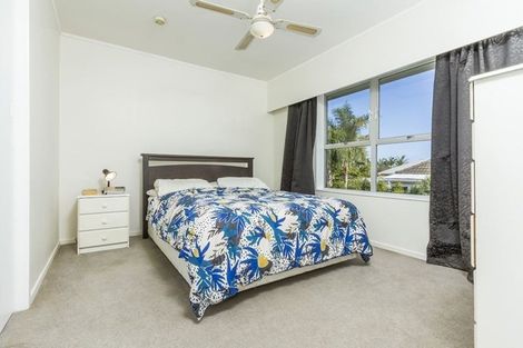 Photo of property in 1/15 Roberts Avenue, Bayswater, Auckland, 0622