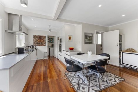 Photo of property in 33 Jocelyn Crescent, Pinehaven, Upper Hutt, 5019