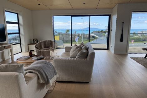 Photo of property in 2 Blue Moon Rise, Langs Beach, 0582