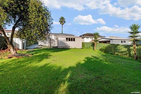 Photo of property in 30 Mclean Avenue, Papatoetoe, Auckland, 2025