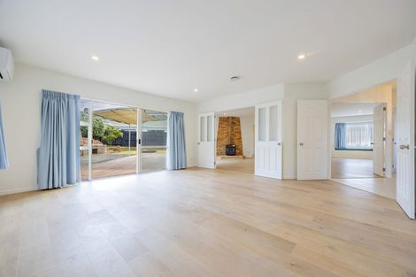 Photo of property in 21 Suncrest Drive, West Harbour, Auckland, 0618