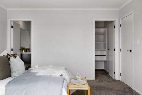 Photo of property in 2/42 Rose Berry Crescent, Flagstaff, Hamilton, 3210