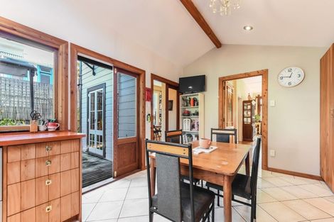 Photo of property in 344 Hardy Street, Nelson, 7010