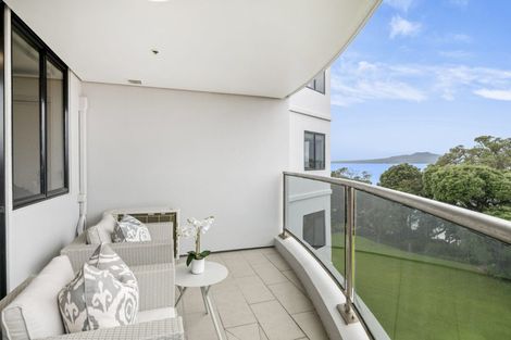 Photo of property in 5d/173 Hurstmere Road, Takapuna, Auckland, 0622