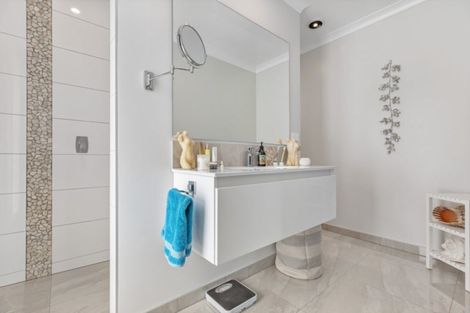 Photo of property in 173 The Boulevard, Papamoa Beach, Papamoa, 3118