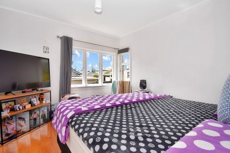 Photo of property in 4039 Great North Road, Glen Eden, Auckland, 0602