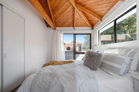 Photo of property in 1/6 Glucina Avenue, West Harbour, Auckland, 0618