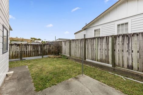 Photo of property in 2/22 Mason Street, Moera, Lower Hutt, 5010