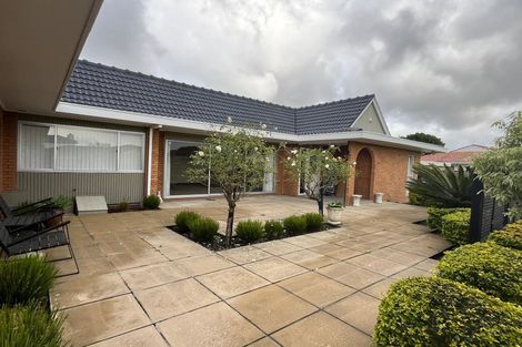 Photo of property in 5 Steeple Rise, Pakuranga, Auckland, 2010