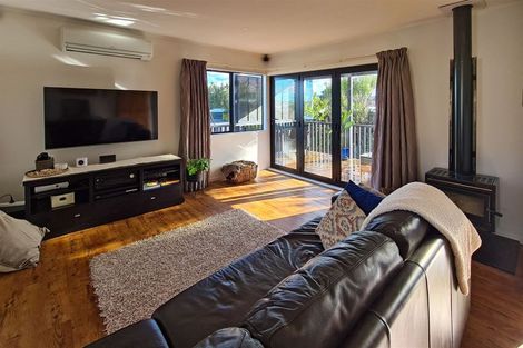 Photo of property in 22 Miriam Corban Heights, Henderson, Auckland, 0612