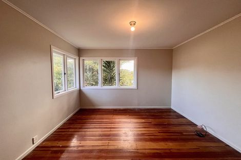 Photo of property in 3 Ozich Avenue, Te Atatu South, Auckland, 0610