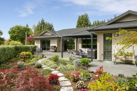 Photo of property in 19 Maple Grove, Acacia Bay, Taupo, 3385