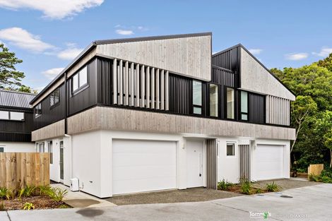 Photo of property in 10/6 Bushland Grove, Paparangi, Wellington, 6037