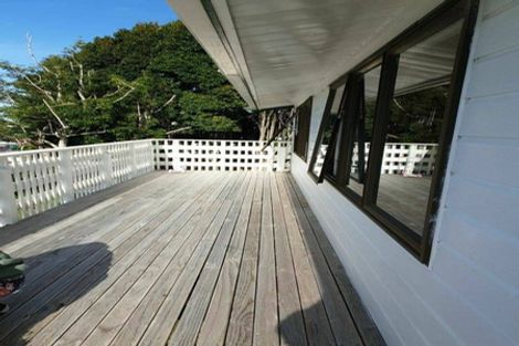 Photo of property in 9 Braund Place, Glenfield, Auckland, 0629