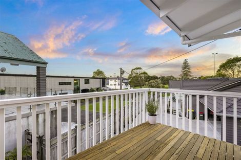 Photo of property in 7 William Bayes Place, Red Beach, 0932