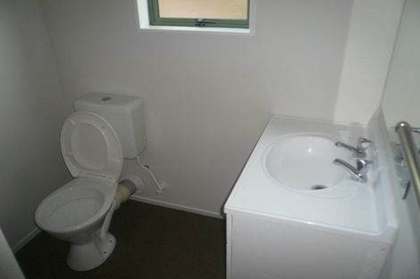 Photo of property in 43 Edmonton Road, Henderson, Auckland, 0612