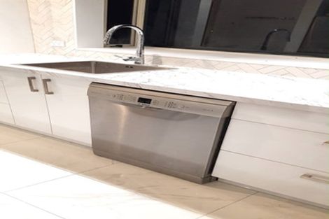 Photo of property in 7a Korokoro Road, Korokoro, Lower Hutt, 5012