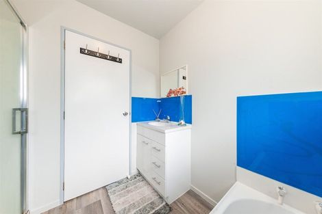 Photo of property in 5 Parrs Cross Road, Henderson, Auckland, 0612