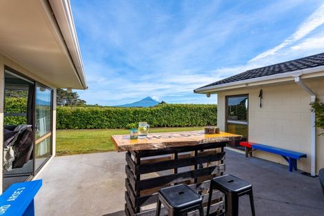 Photo of property in 2062 South Road, Otakeho, Hawera, 4678