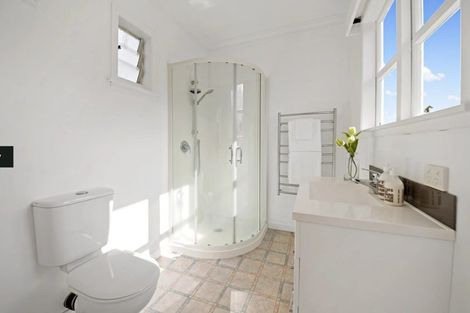 Photo of property in 4 Bloomfield Place, Epsom, Auckland, 1023