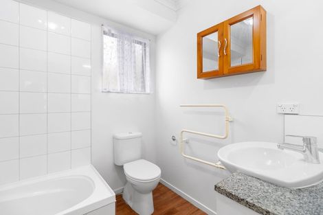 Photo of property in 5 Powrie Street, Glenfield, Auckland, 0629