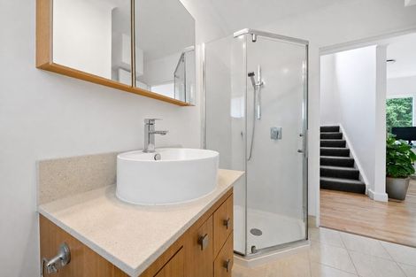 Photo of property in 82e Verbena Road, Birkdale, Auckland, 0626