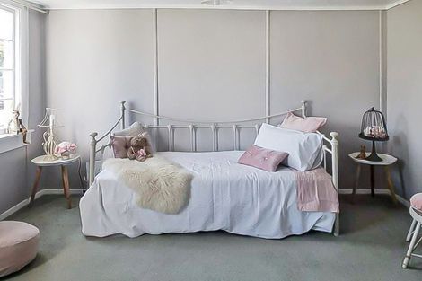 Photo of property in 10 Rira Street, Marton, 4710