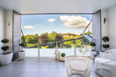Photo of property in Cooks Apartments, 1e/24 James Cook Crescent, Remuera, Auckland, 1050