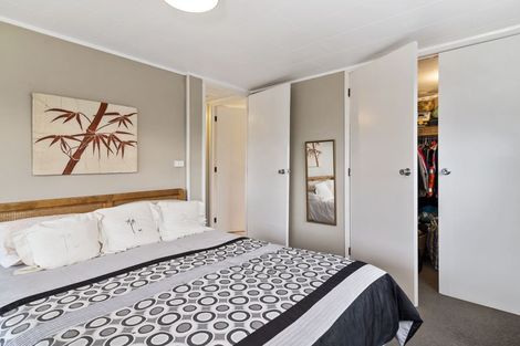 Photo of property in 32 Gillies Avenue, Taupo, 3330