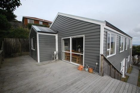 Photo of property in 2 Kapil Grove, Khandallah, Wellington, 6035