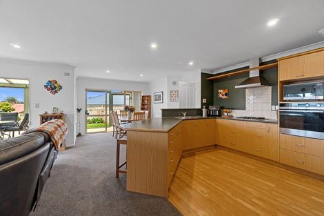 Photo of property in 11 Highgrove Drive, Grandview Heights, Hamilton, 3200