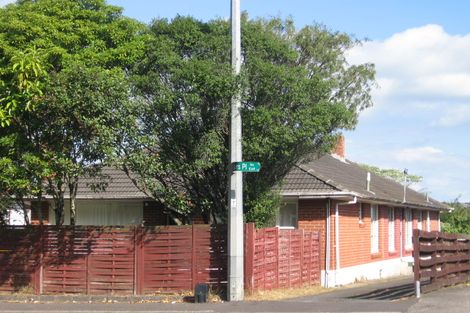 Photo of property in 1/3202 Great North Road, New Lynn, Auckland, 0600
