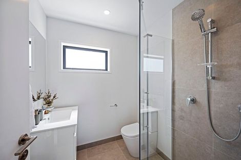 Photo of property in 1/721 Te Atatu Road, Te Atatu Peninsula, Auckland, 0610