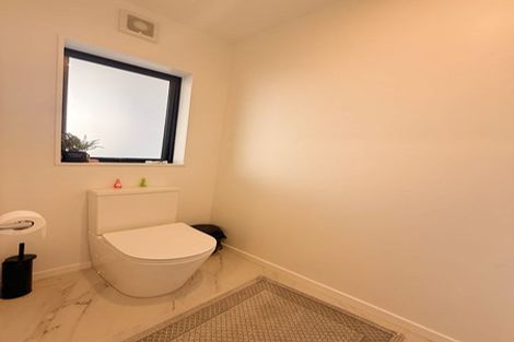 Photo of property in 47d Northcote Road, Hillcrest, Auckland, 0627