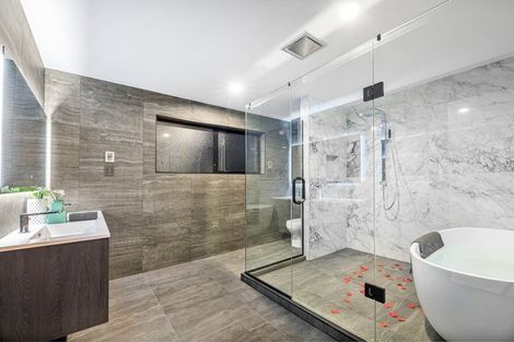 Photo of property in 24 Hooten Place, Oteha, Auckland, 0632