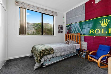 Photo of property in 4 Poutawa Lane, Clarks Beach, 2122