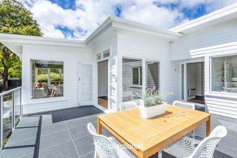 Photo of property in 6 Fendalton Crescent, Pinehaven, Upper Hutt, 5019