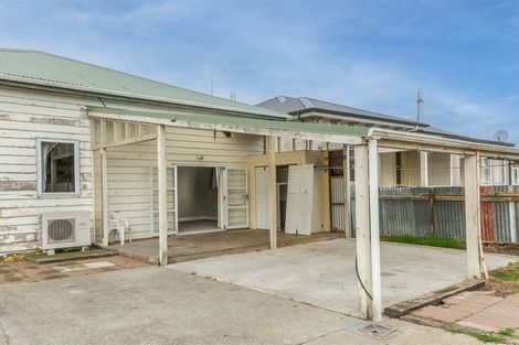 Photo of property in 32 Peel Street, Westport, 7825