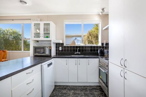 Photo of property in 25 Robson Street, Stokes Valley, Lower Hutt, 5019