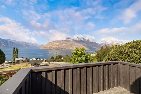 Photo of property in 18a Cameron Place, Fernhill, Queenstown, 9300