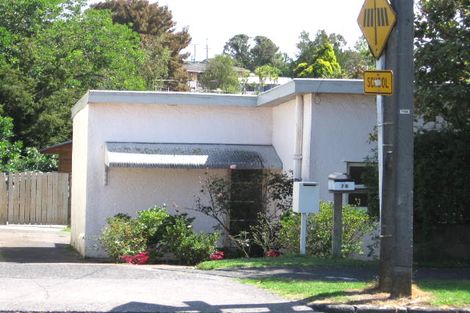 Photo of property in 2/7 Hutchinson Avenue, New Lynn, Auckland, 0600