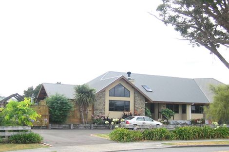 Photo of property in 6 Malcolm Gillies Grove, Totara Park, Upper Hutt, 5018