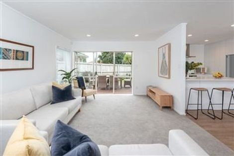 Photo of property in 2/23 Tarnica Road, Northpark, Auckland, 2013